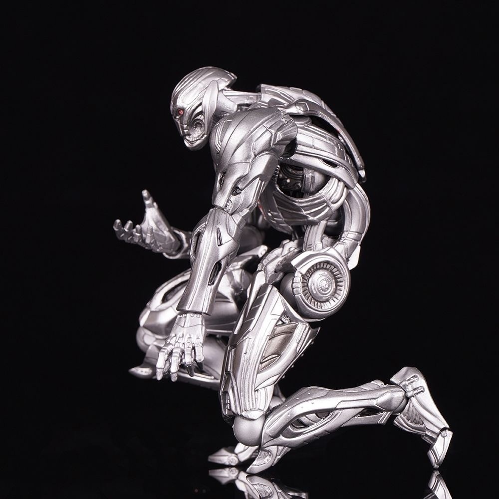 Anime Figure Super Villain Yas - огляд і ціна Model Kit Ultron