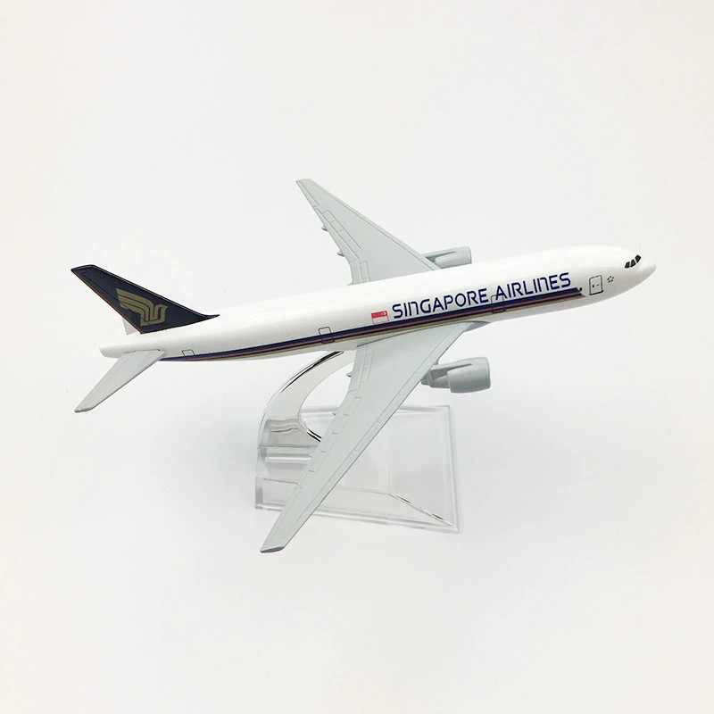 16cm B777 Singapore Airways Me - огляд і ціна Model Kit Singapore